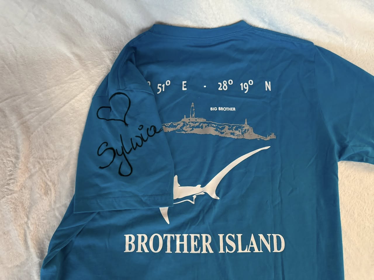 🌊 AUCTION FOR SYLWIA – BROTHERS ISLAND T-SHIRT! 🌊